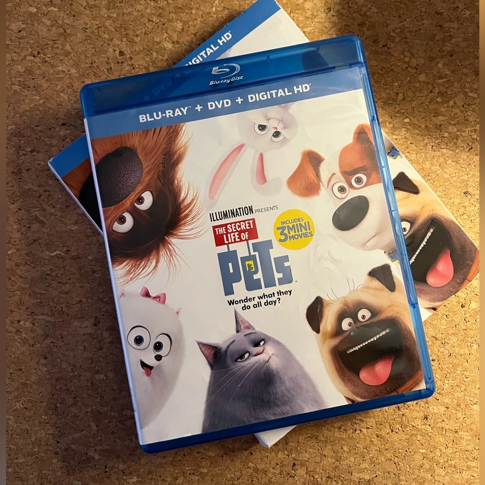 Illumination The Secret Life of Pets Kids Blu-ray DVD Excellent 3 Mini Movies